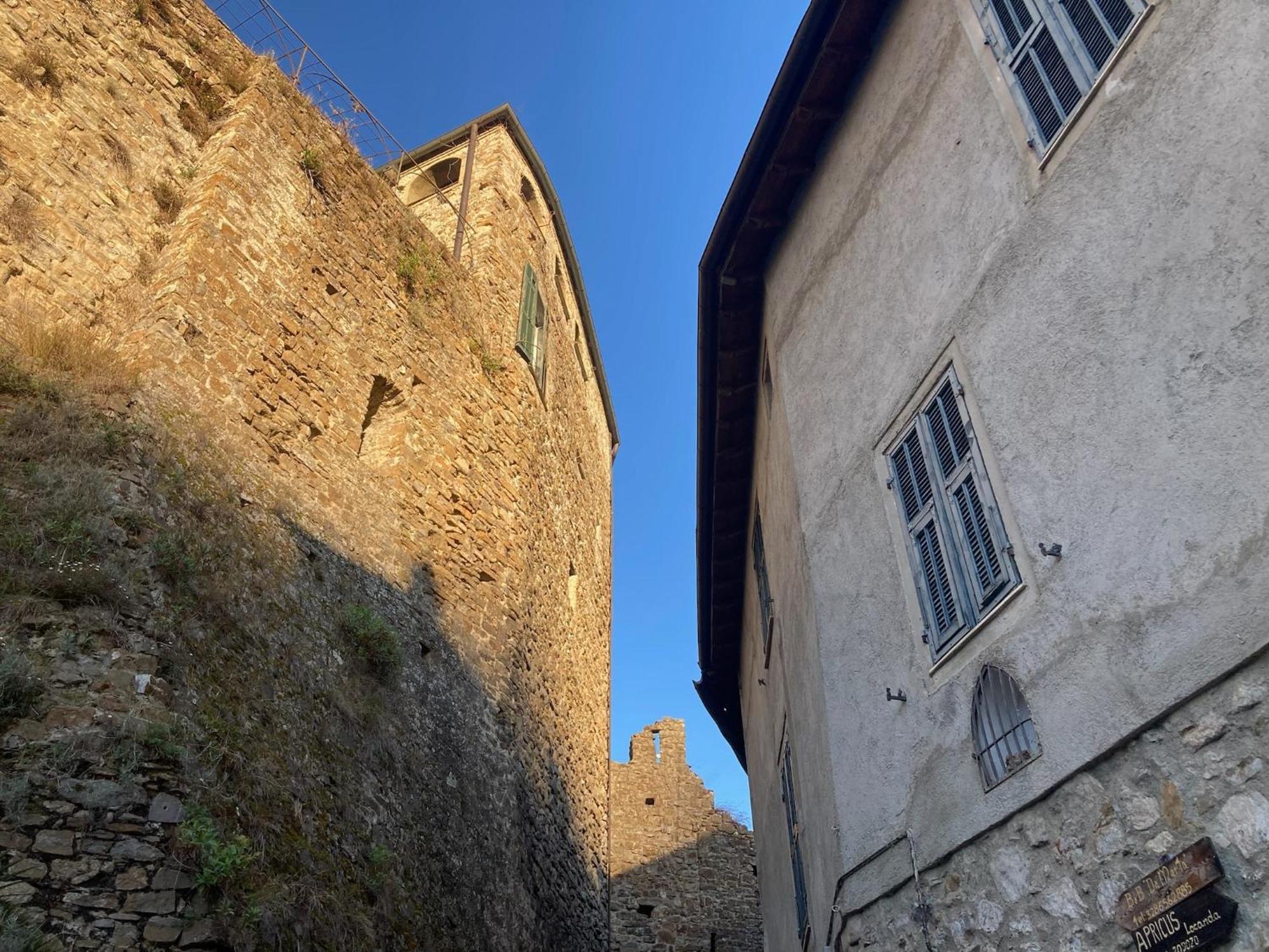 House In The Medieval Village Априкале Екстериор снимка